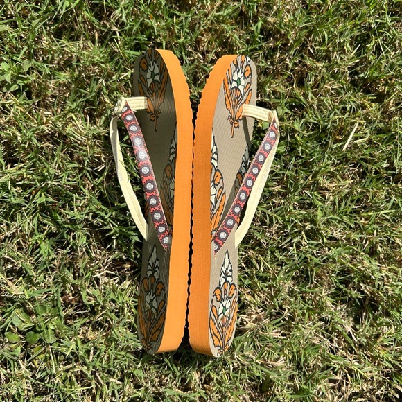 Tory Burch Flip-Flops - Picture 5 of 11